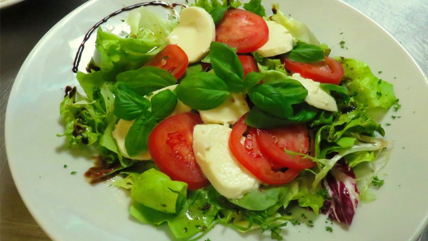 Mozzarella Salat